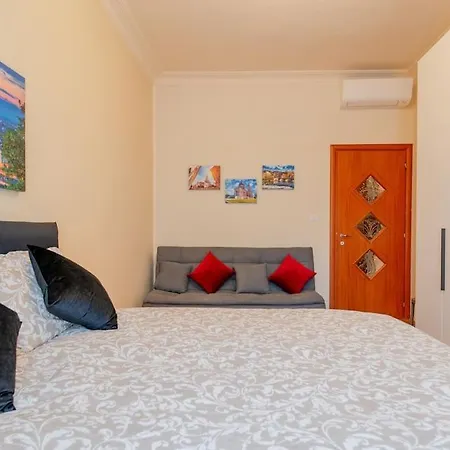Apartment Cozy Close To Metro *