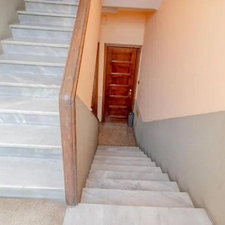 Cozy Close To Metro *