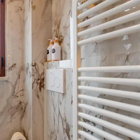 Cozy Close To Metro Turim