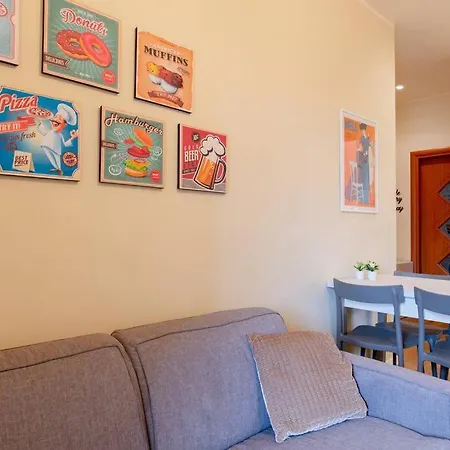 Cozy Close To Metro Apartamento Turim