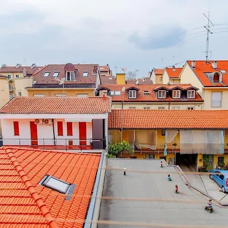 Cozy Close To Metro Apartamento *